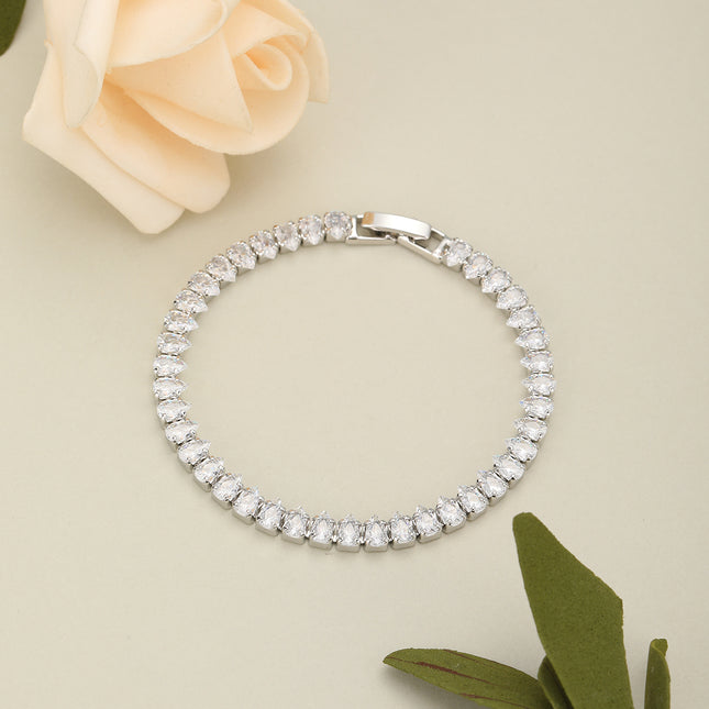 Pulsera De Cadena Color Acero Con Zirconias Completamente Engastadas