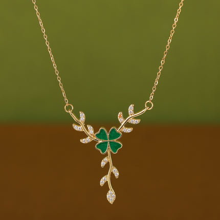 Collar De Acero Inoxidable Con Colgante De Flor Verde De Cuatro Hojas De Diamante De Lujo Ligero