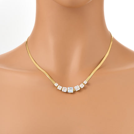 Collar De Acero Inoxidable Con Cadena Dorada Y Dije De Circonia Cúbica