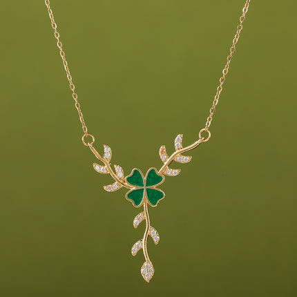 Collar De Acero Inoxidable Con Colgante De Flor Verde De Cuatro Hojas De Diamante De Lujo Ligero