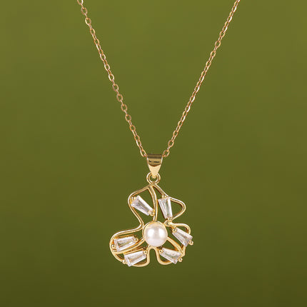 Collar De Cobre Con Colgante Hueco De Mariposa Con Diamantes De Imitación Y Perla