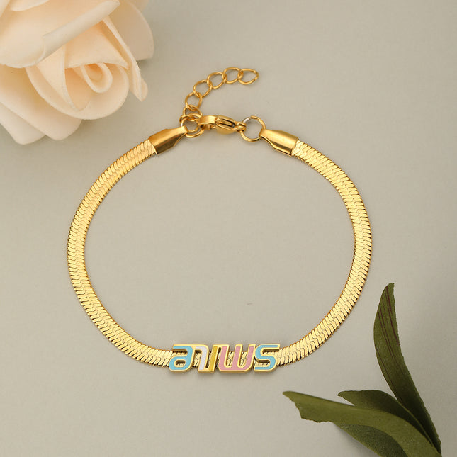 Pulsera Dorada Con Letras de Colores "SMILE" Y Cadena Serpiente