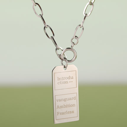 Collar Sencillo Con Grande Etiqueta Larga De Acero Inoxidable A La Moda Casual
