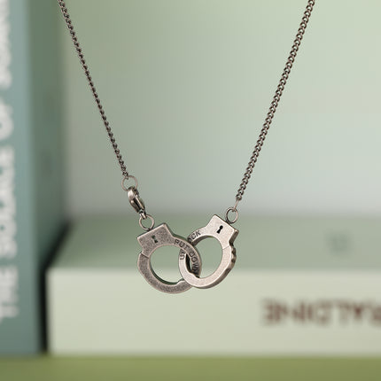 Collar A La Moda De Acero Inoxidable De Estilo Con Colgante De Esposas Personalizado