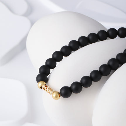 Pulsera De Cuentas De Piedra Negra Con Detalles Dorados, Estilo Elegante
