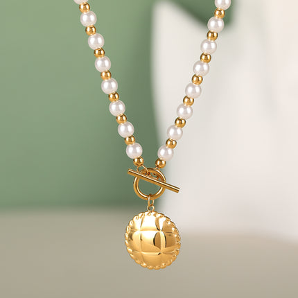 Collar De Perlas Con Colgante En Forma De Escudo Redondo De Paja De Moda