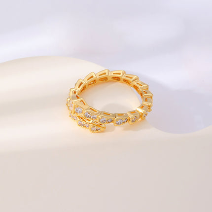 Anillo Con Diseño De Serpiente Y Diamantes Zirconia De Cobre Chapado En Oro 14K
