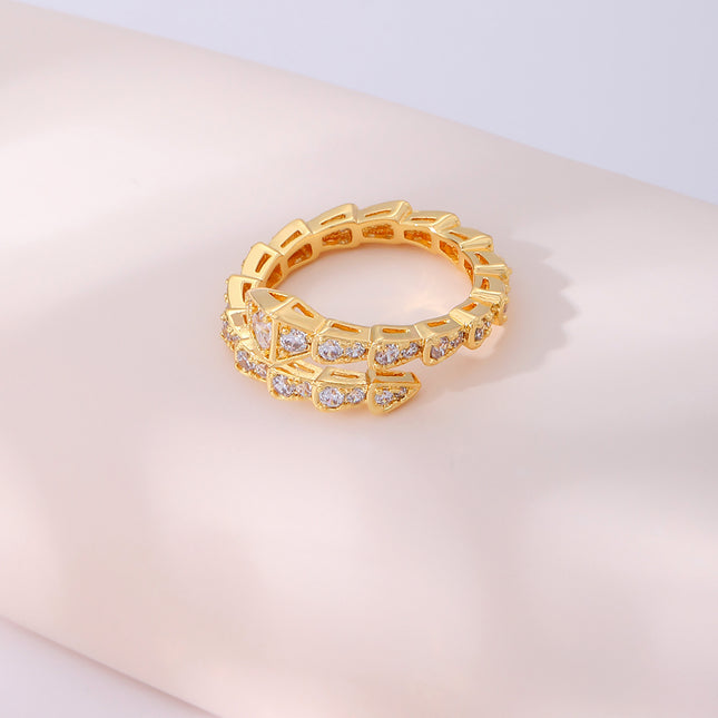 Anillo Con Diseño De Serpiente Y Diamantes Zirconia De Cobre Chapado En Oro 14K
