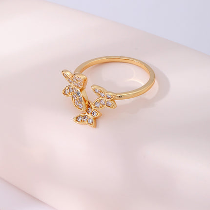 Anillo Con Diseño De Mariposa Y Diamantes De Zirconia En Cobre Chapado En Oro 14K