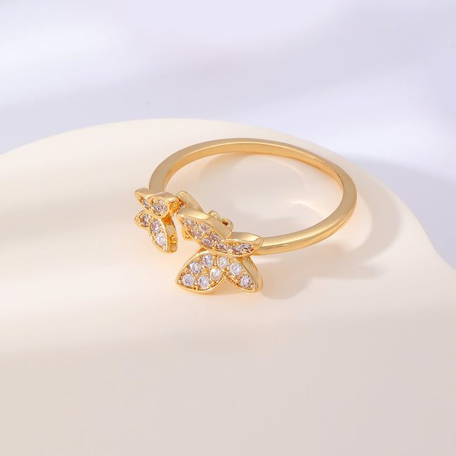 Anillo Con Diseño De Mariposa Y Diamantes De Zirconia En Cobre Chapado En Oro 14K
