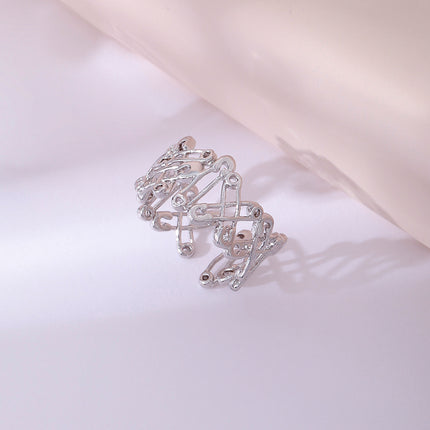 Anillo Con Diseño Clip Hueco Y Diamantes De Zirconia De Cobre Chapado En Plata
