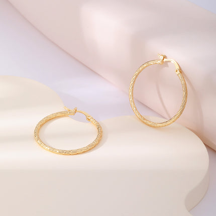 Aretes Arracadas Dorados Con Acabado Mate, Estilo Sofisticado