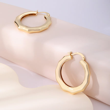 Aretes Geométricos De Aro En Cobre De Estilo Minimalista Y Moderno