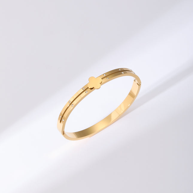 Pulsera Brazalete De Acero Inoxidable Con Trébol Liso Y Fila De Circon