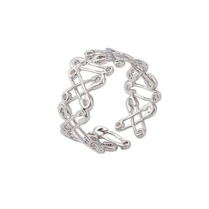 Anillo Con Diseño Clip Hueco Y Diamantes De Zirconia De Cobre Chapado En Plata