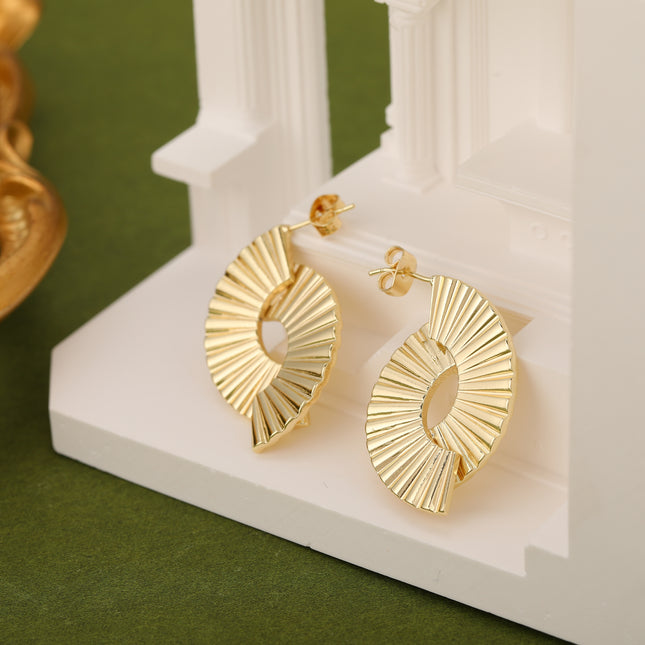 Aretes De Cobre Con Diseño De Medias Lunas Asimétricas Estilo Metálico