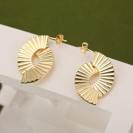 Aretes De Cobre Con Diseño De Medias Lunas Asimétricas Estilo Metálico