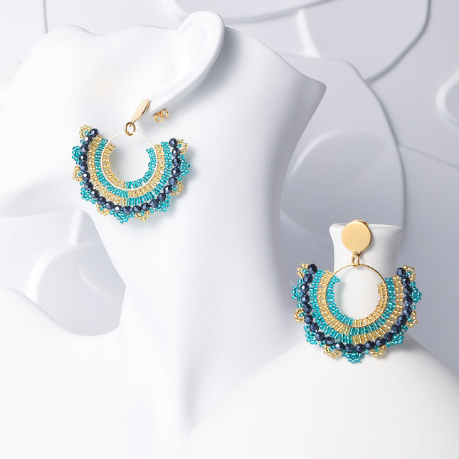 Aretes Bohemios Azul Pavo Real Forma Semicircular y Estilo Únic