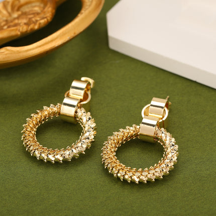 Aretes Cobre En Oro 18K Redondos Con Diseño De Espinas, Estilo Audaz