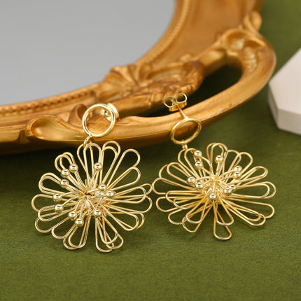Aretes Cobre De Flor Solar Dorada, Diseño Metálico Exagerado