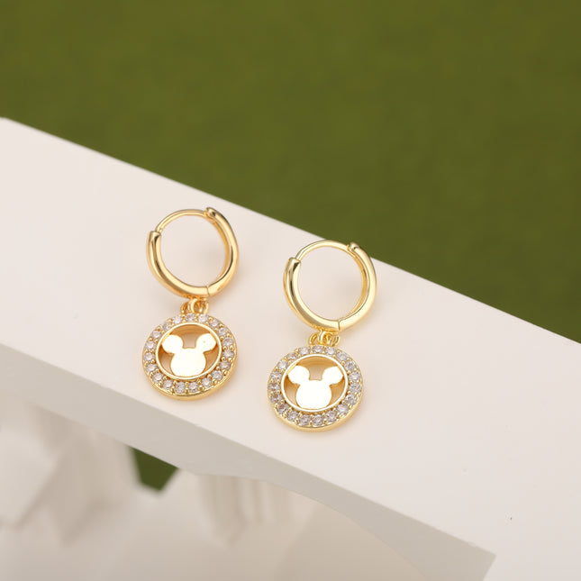 Aretes Con Colgante De Círculo Hueco Con Zirconias En Cobre