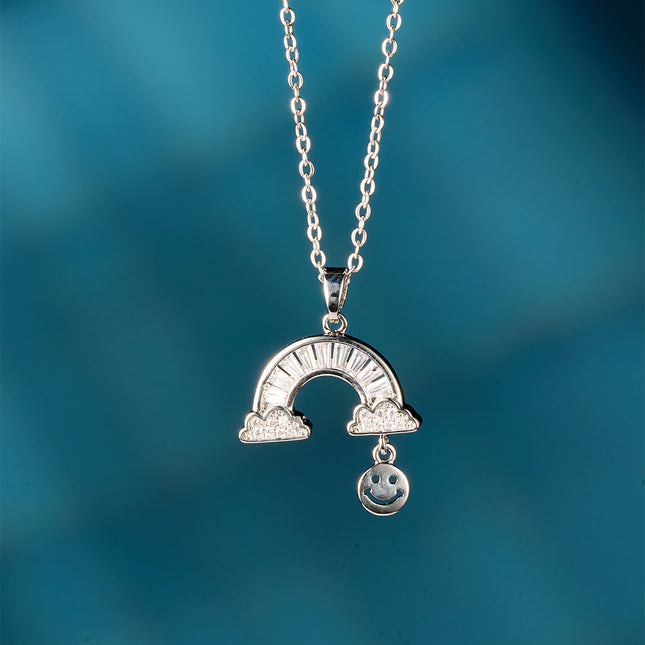 Collar En Dije De Blanco Con Arcoíris De Circonitas Y Carita Feliz