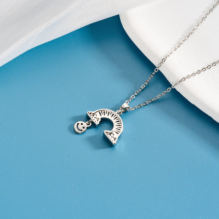 Collar En Dije De Blanco Con Arcoíris De Circonitas Y Carita Feliz