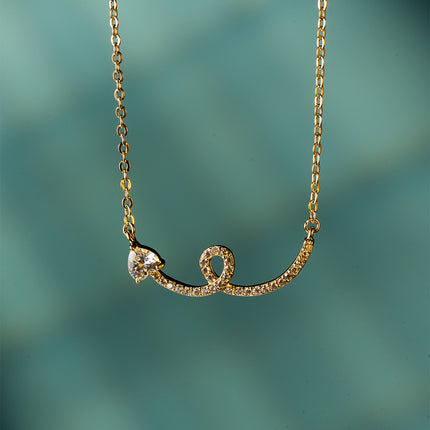 Collar En Dije Forma De Corazón Y Serpiente Incrustado Con Circonitas