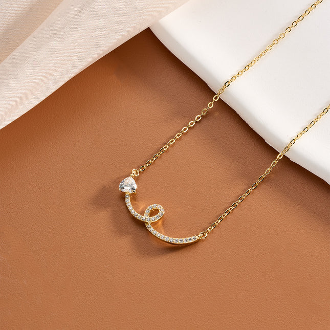 Collar En Dije Forma De Corazón Y Serpiente Incrustado Con Circonitas