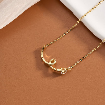 Collar En Dije Forma De Corazón Y Serpiente Incrustado Con Circonitas