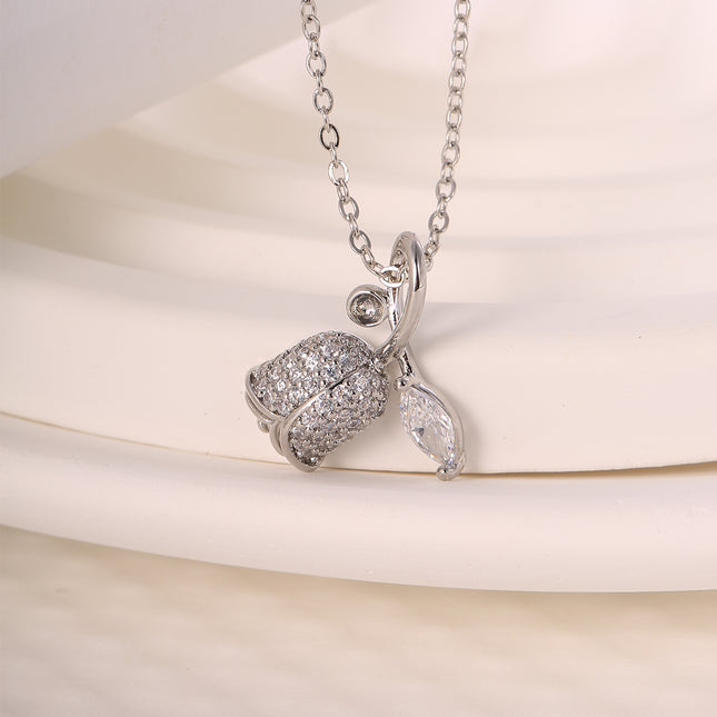 Collar De Cobre Colgante Flor De Rosa Plateada Con Zirconia Elegante