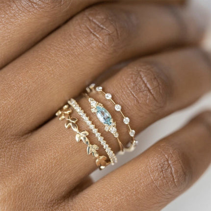 Juego De Anillos Con Diseño De Estrella Y Luna Con Diamantes De Aleación Chapado En Oro 14K