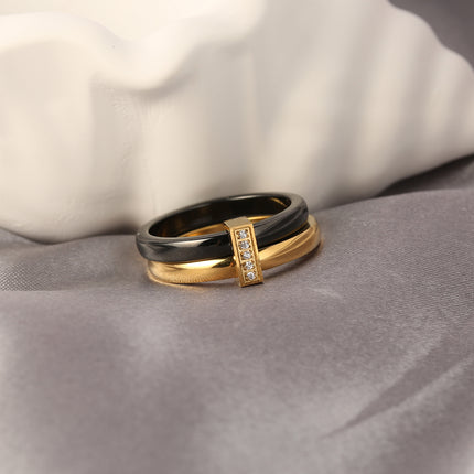 Anillo Con Diseño De Cerámica Y Diamantes Zirconia En Acero Inoxidable Chapado En Oro 18K