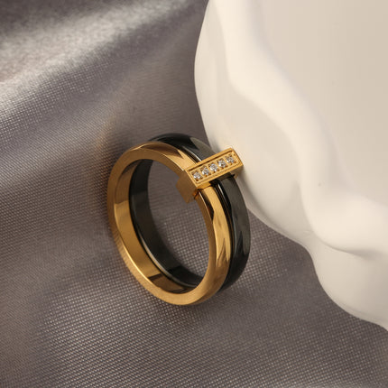 Anillo Con Diseño De Cerámica Y Diamantes Zirconia En Acero Inoxidable Chapado En Oro 18K