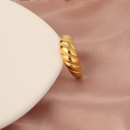 Anillo Con Diseño Creativo Y Elegante De Acero Inoxidable Chapado En Oro 14K