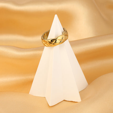 Anillo Con Diseño De Rombos Y Estilo Moderno ANI12SS6De Acero Inoxidable Chapado En Oro 18K