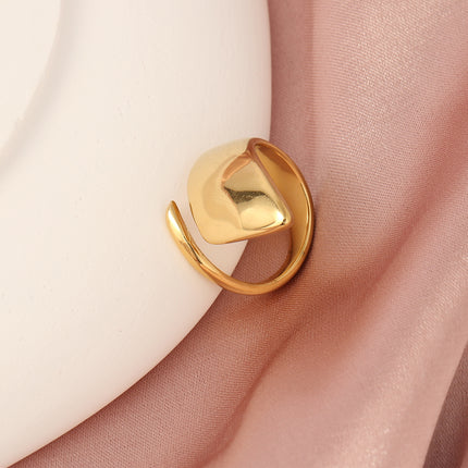 Anillo Abierto de Superficie Lisa Y Curva De Acero Inoxidable Chapado En Oro 14K