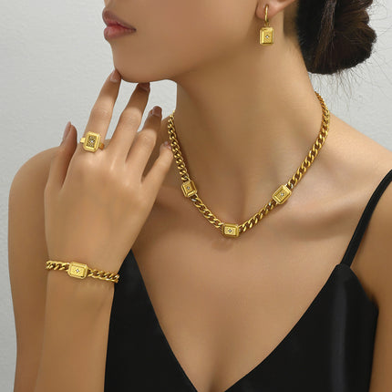 Juego De Pulsera, Anillo, Aretes Y Collar Con Zirconia Cúbica De Cobre Chapado En Oro 14K