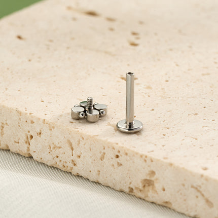 Piercing Labio De Acero Inoxidable Con Cuatro Circonitas Estilo Casual