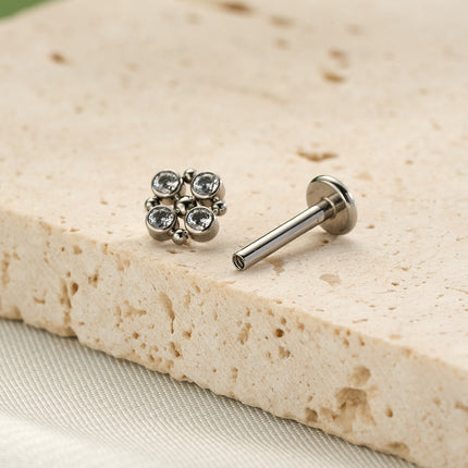 Piercing Labio De Acero Inoxidable Con Cuatro Circonitas Estilo Casual