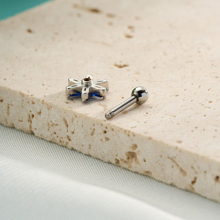 Piercing Clavo De Hueso Del Oído Plateado Con Pequeña Flor Azul Elegante