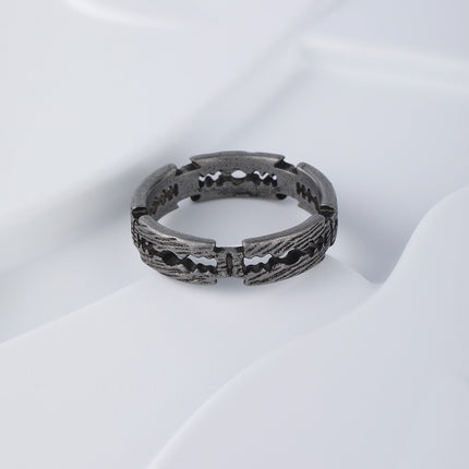 Anillo Con Diseño Grabado Detallado Y Acabado Hueco Vintage Para Hombre De Acero Inoxidable