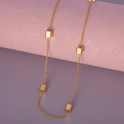 Collar Delicado Con Detalles De Cuadrados En Oro 14K, Diseño Elegante