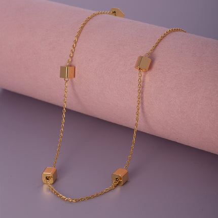 Collar Delicado Con Detalles De Cuadrados En Oro 14K, Diseño Elegante
