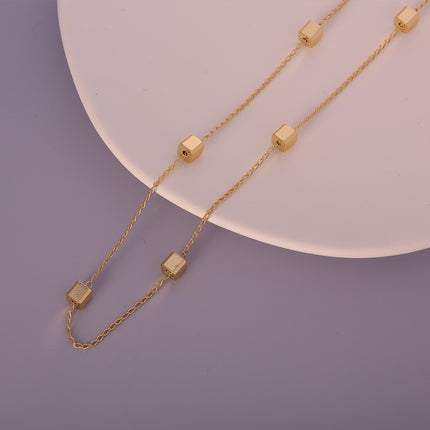 Collar Delicado Con Detalles De Cuadrados En Oro 14K, Diseño Elegante