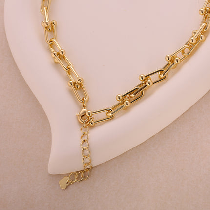 Collar De Moda Con Hebilla En Forma De Herradura En U Chapado En Oro De 14K