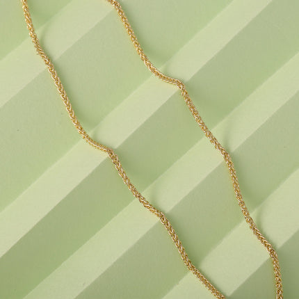 Collar De Cadena Con Diseño Geométrico Torcido En Oro De 14K