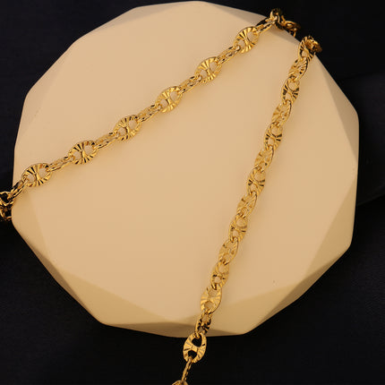 Collar De Cadena En Oro De 14K Con Diseño De Superficie Curva Irregular