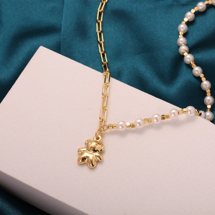 Collar Colgante De Osito Perlas Y Cadena Geométrica Hueca Chapado En Oro 14K