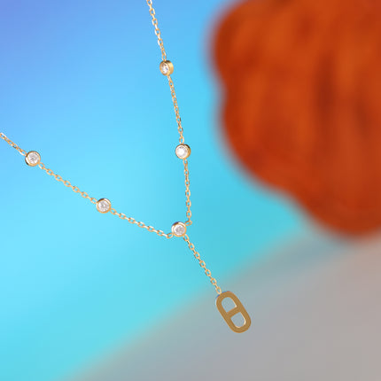 Collar Con Colgante En Forma De Doble D Con Cinco Diamantes Brillante De Acero Inoxidable